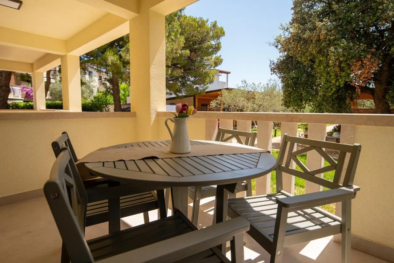 Apartmani Mara Pakoštane Appartamento