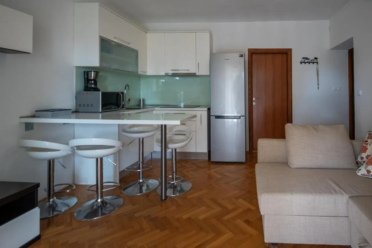 Apartment Apartmani Mara Pakostane Croatia