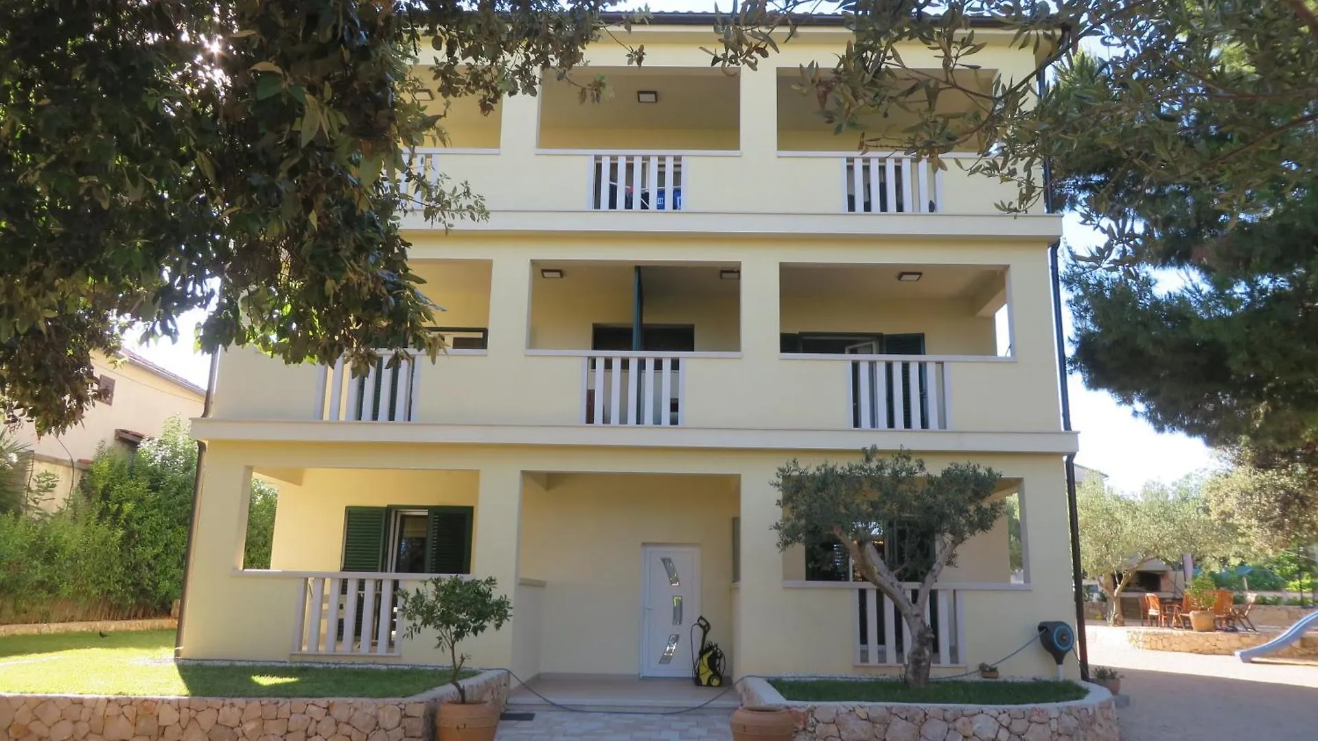 Apartment Apartmani Mara Pakostane