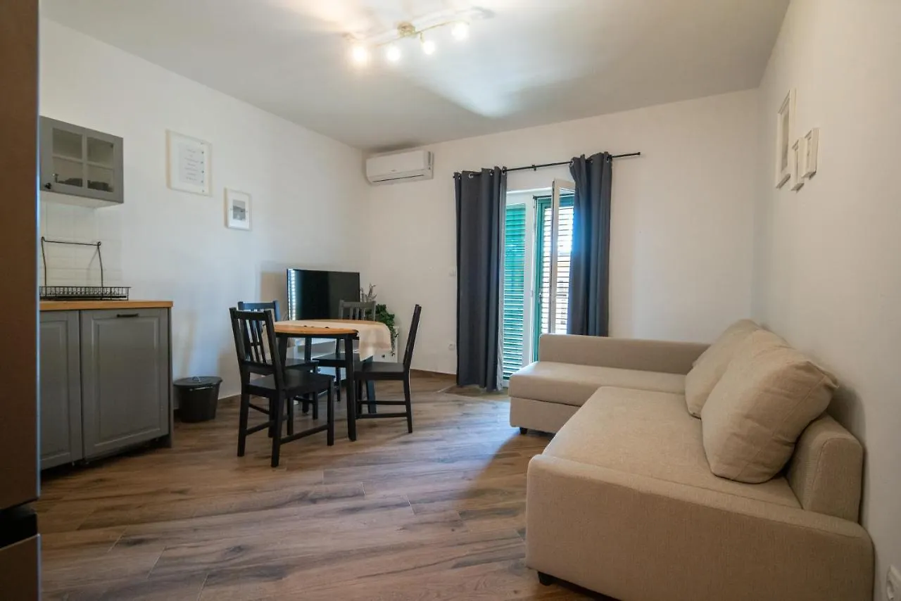 Apartment Apartmani Mara Pakostane