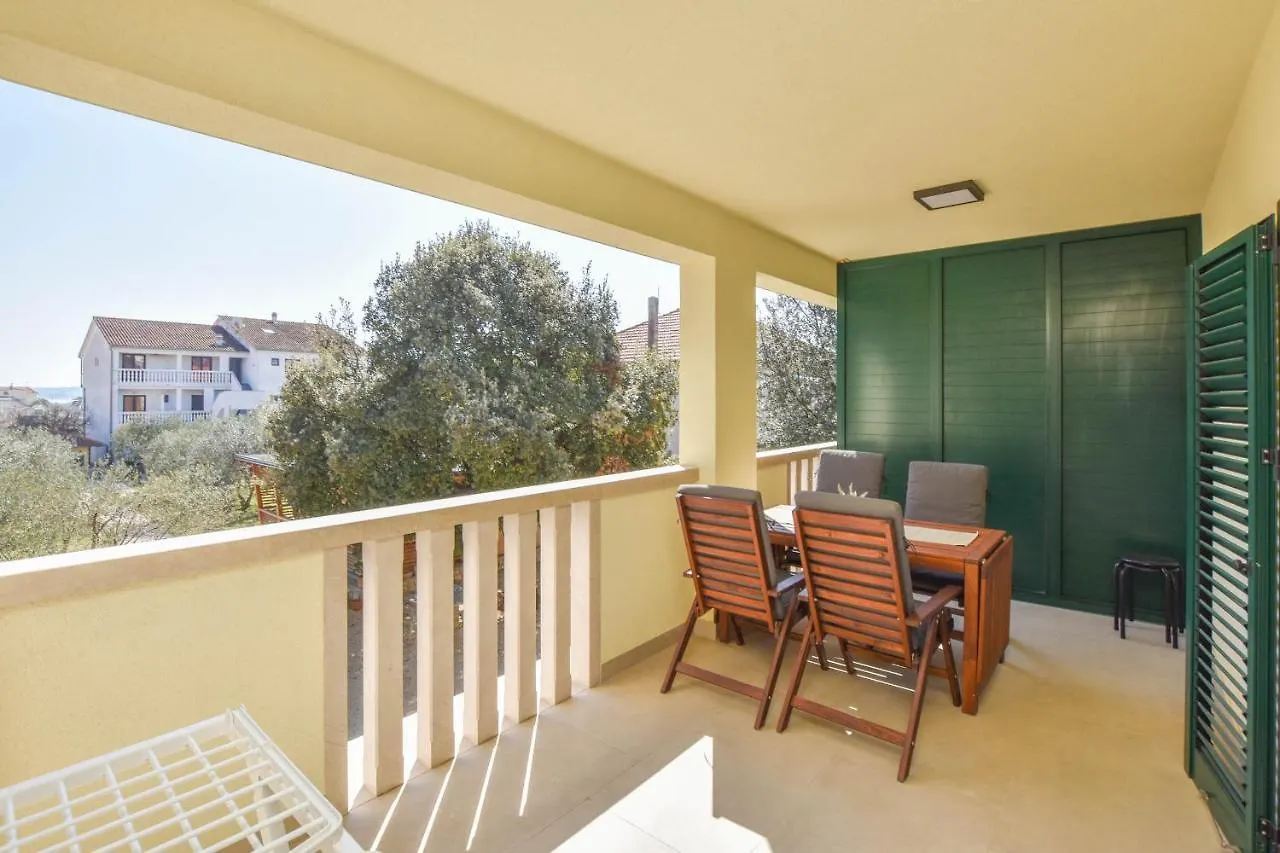 Apartmani Mara Pakostane