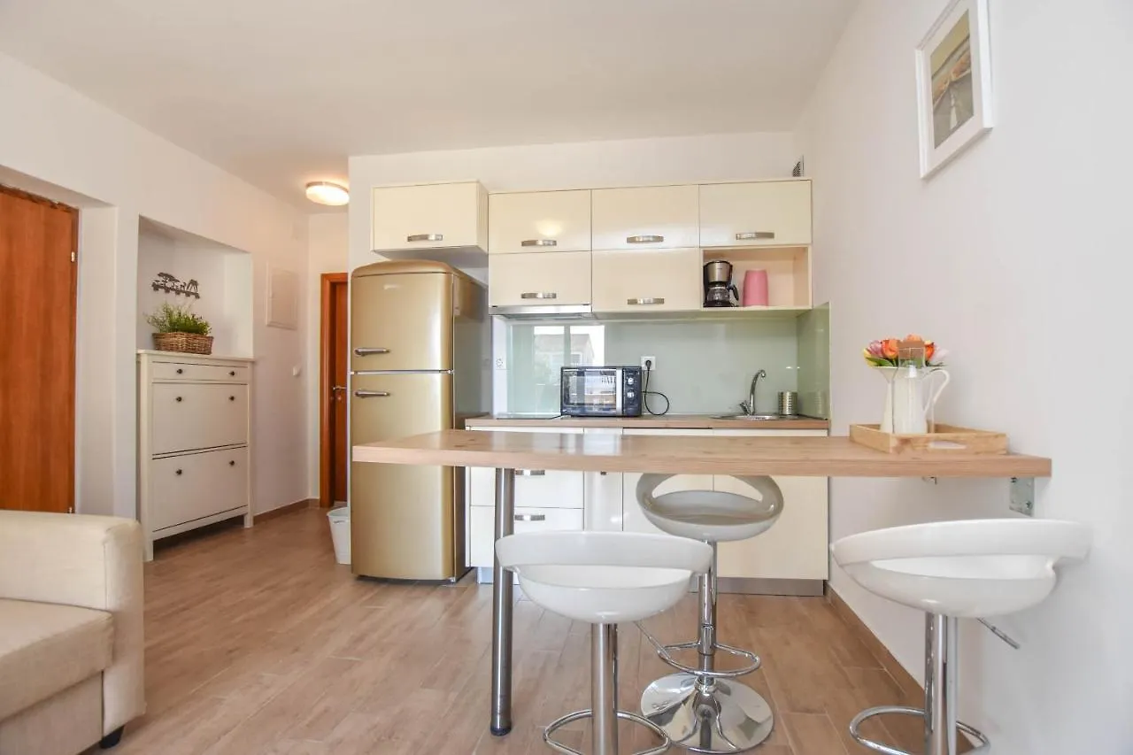 Apartmani Mara Pakostane